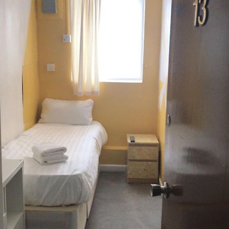 Acorn Lodge Guest House - Free Parking Gosport Ngoại thất bức ảnh