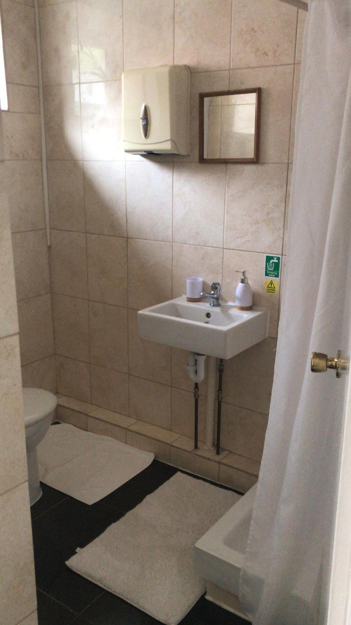 Acorn Lodge Guest House - Free Parking Gosport Ngoại thất bức ảnh