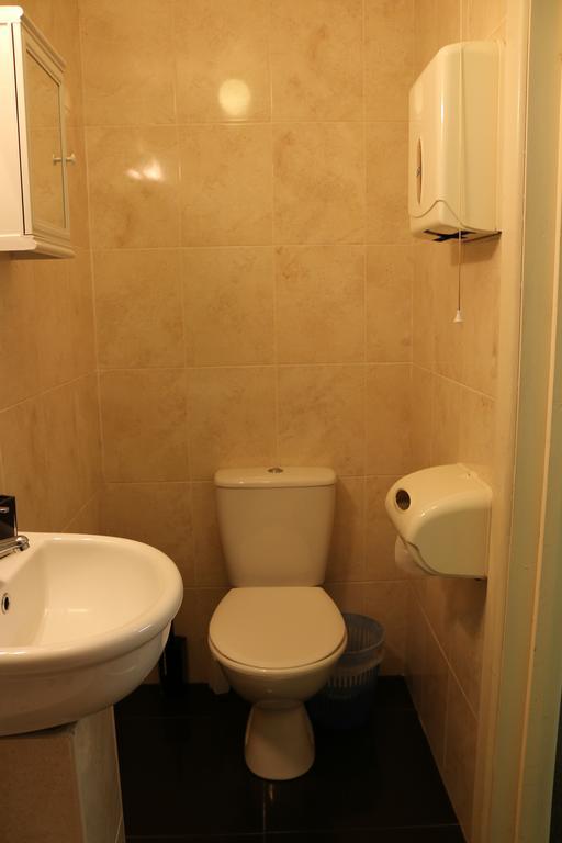 Acorn Lodge Guest House - Free Parking Gosport Ngoại thất bức ảnh