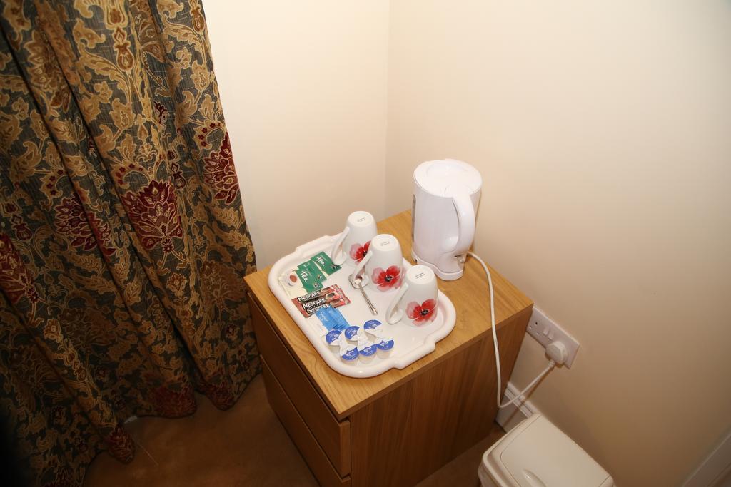 Acorn Lodge Guest House - Free Parking Gosport Ngoại thất bức ảnh